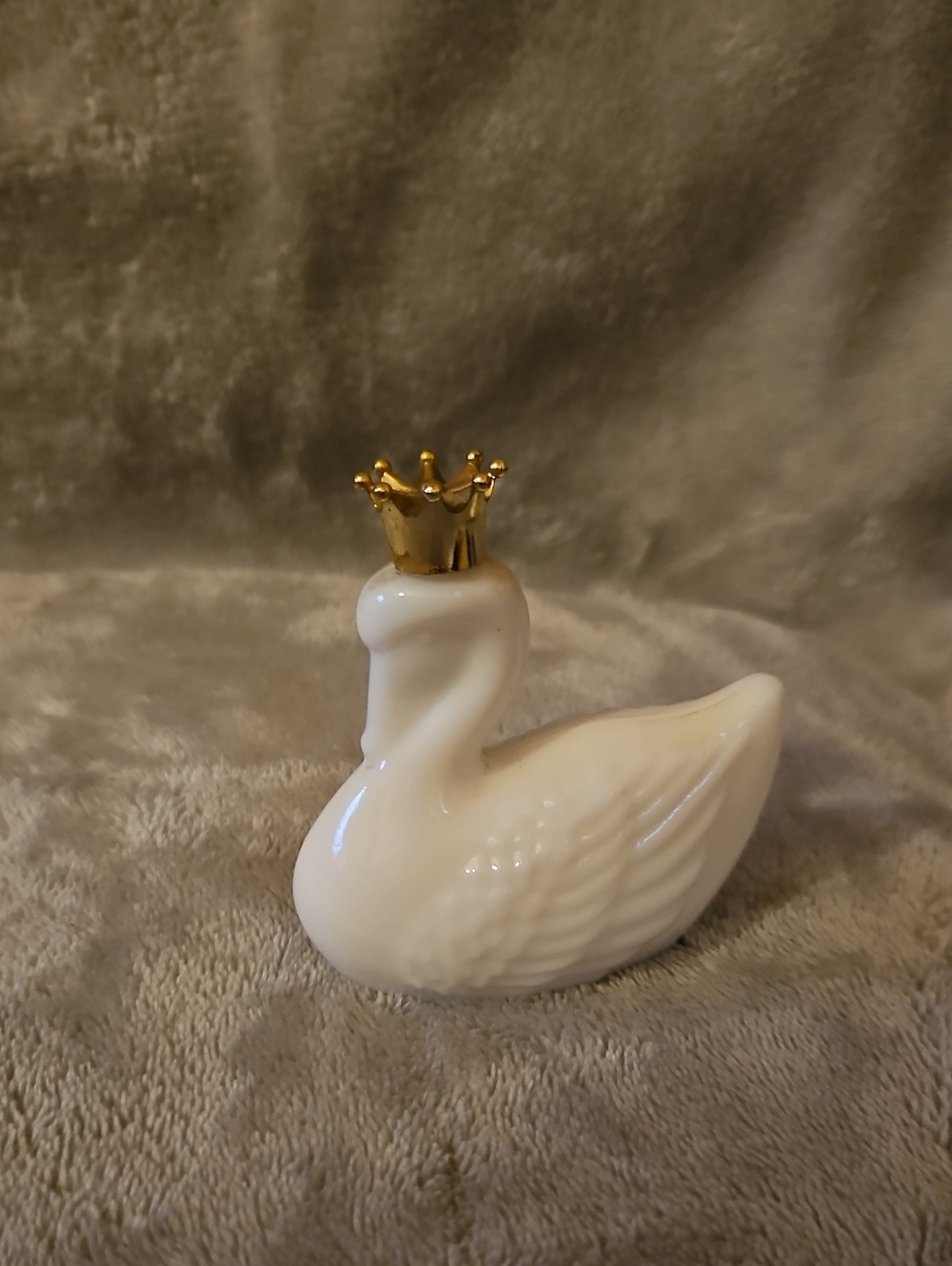 Avon White Swan Figurine with Gold Crown